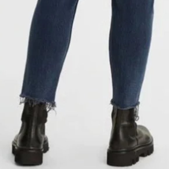 Levi's Wedgie Icon Fit Raw Hem Jeans - Picture 4 of 7